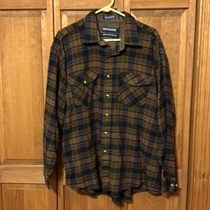 Men’s Van Heusen XL button down shirt